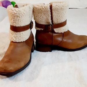 NWOT women's UGG boots